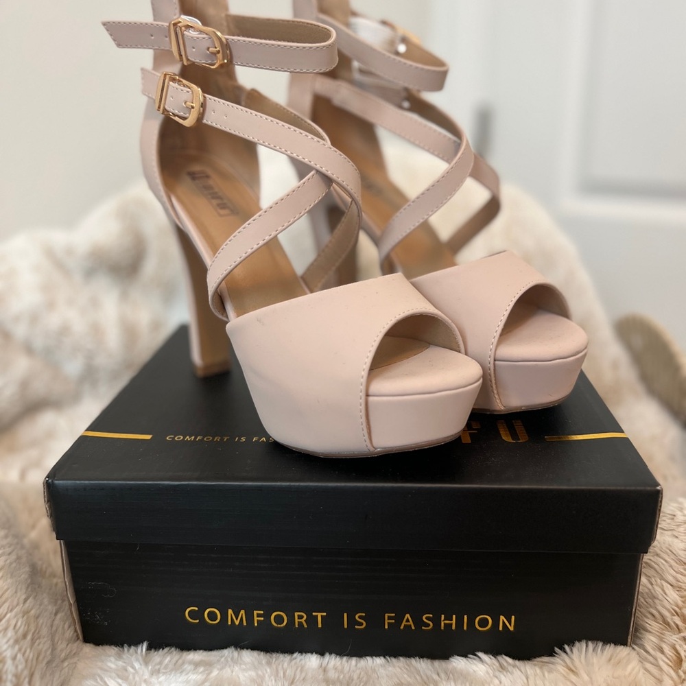 BAMBOO Blush Strappy Platform Heels
